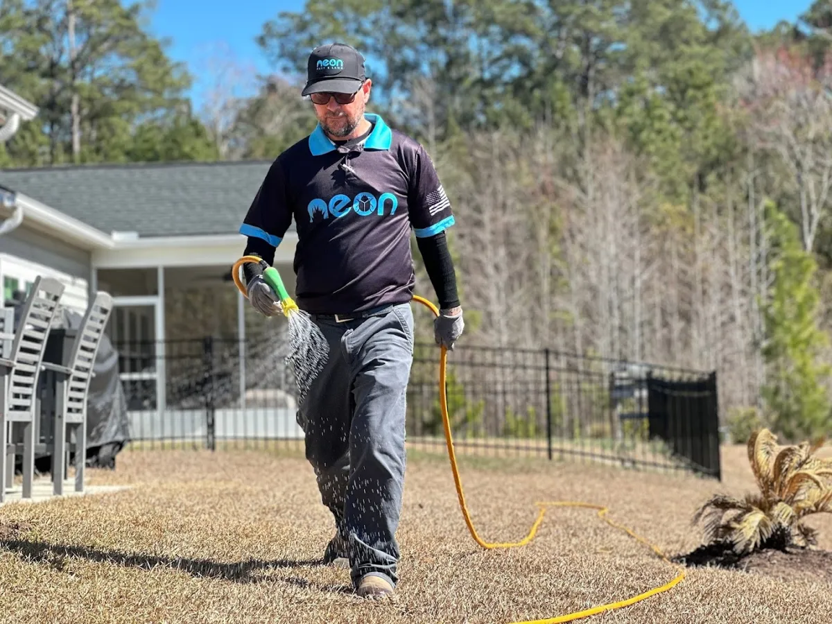 Neon Pest & Lawn LLC